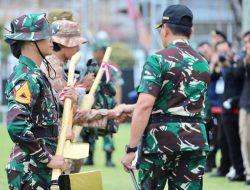 Peserta Latsitardanus Termasuk Praja IPDN Melakukan Latihan Gabungan