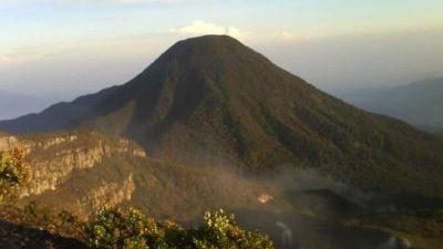 Pendakian Gunung Gede-Pangrango Buka Lagi 2 September 2021, Intip Syaratnya – Travel