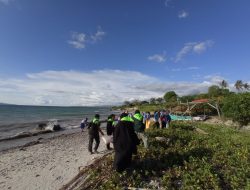 Peringati Dies Natalis ke-14 MAPALA Pawana FMIPA UNTAD Gelar aksi Bersih Pantai Di Kelurahan Tondo