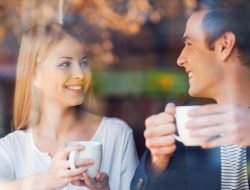 Bagaimana Mengenali Wanita Yang Menyukai Pria? Berikut Cara Mudahnya