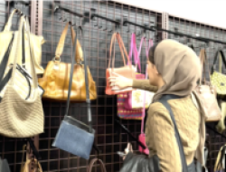 Beli Baju Bekas Lewat ‘Thrifting’ Di AS