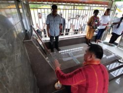 Bernhard Ziarah Ke Pemakaman Tokoh Pemekaran Kabupaten Maybrat