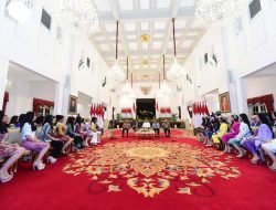 Dibalik Pose Puteri Indonesia 2023 Dan Presiden Jokowi