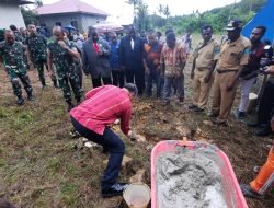 Pj.Bupati Bernhard E Roundonuwu Targetkan Literasi Dan Numerasi Di Maybrat Tuntas