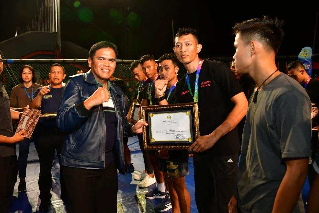 Aksi Bertarung Memukau di Kejuaraan MMA Kasal Cup Selama The 4th MNEK 2023 Makassar